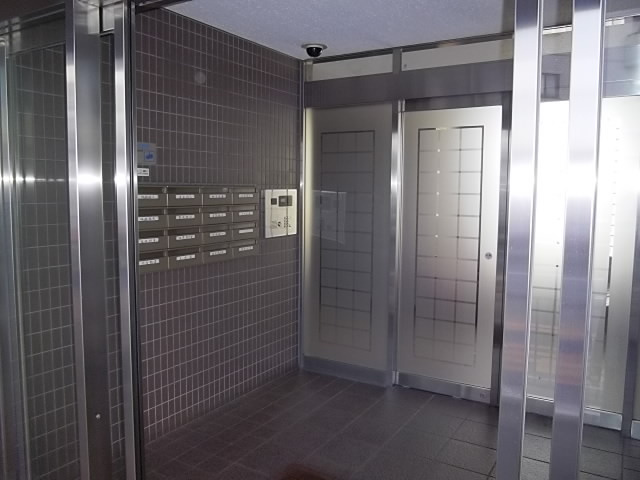 グレースビュウ国府台のエントランス