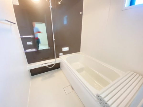 『八王子市新築戸建て』八王子市東浅川町523-5【仲介手数料無料】　５期の浴室|～仲介手数料無料☆八王子ひなた不動産～　八王子市東浅川町　新築戸建て