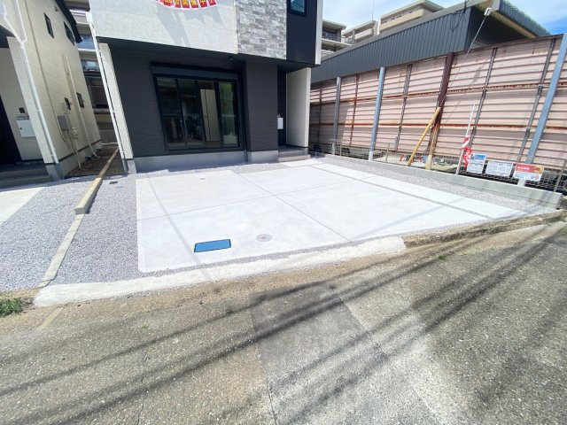 『八王子市新築戸建て』八王子市東浅川町523-5【仲介手数料無料】　５期の駐車場|～仲介手数料無料☆八王子ひなた不動産～　八王子市東浅川町　新築戸建て