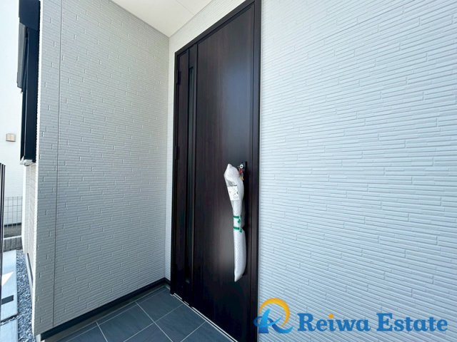 新築戸建　藤沢市辻堂東海岸1丁目の玄関