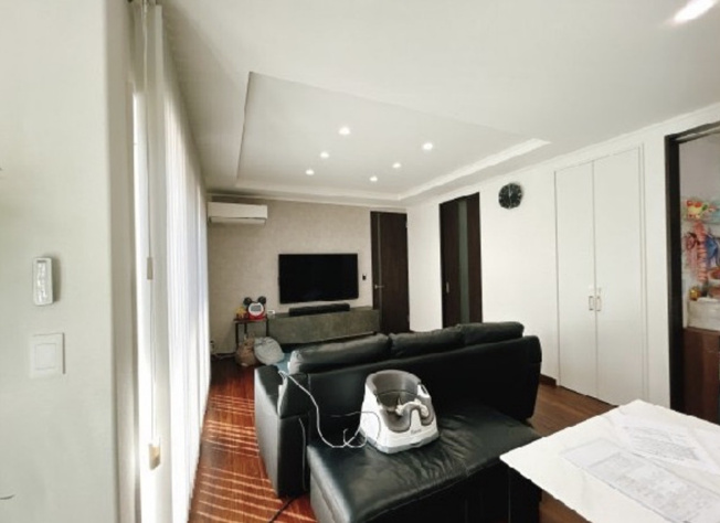 【居間・リビング】 | 熊谷市拾六間　中古戸建