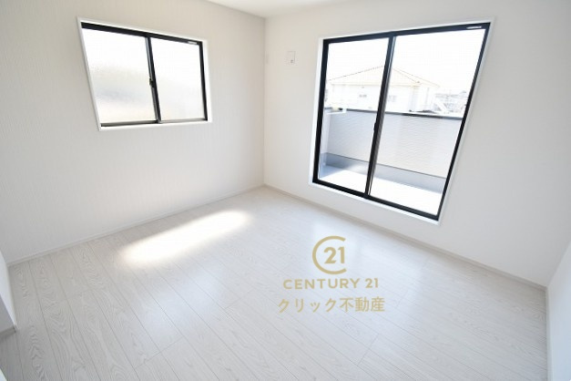 ケイアイフィット　水戸市千波町　8期 　限定1棟！の洋室|採光バッチリ・通風良好です。
たっぷり差し込む陽光がお部屋を明るく照らします！