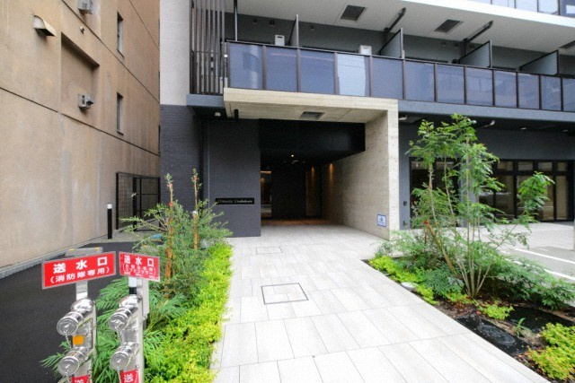 Dimora靭公園のエントランス