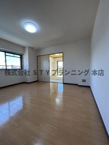 仲介手数料０円！ミラ川名の居間・リビング