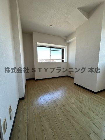 仲介手数料０円！ミラ川名の洋室