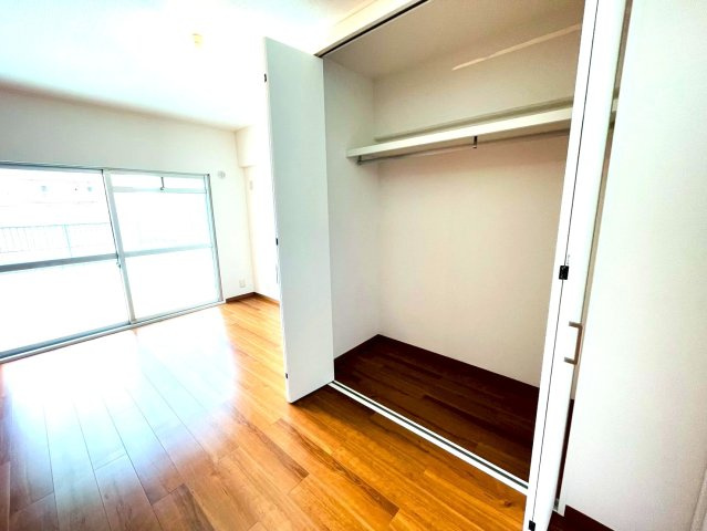 ◆ペット可◆室内リフォーム済◆近鉄新田辺駅徒歩３分◆３階南向き３ＬＤＫ◆エクセルハイツ新田辺１号棟の洋室|洋室