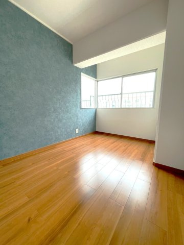 ◆ペット可◆室内リフォーム済◆近鉄新田辺駅徒歩３分◆３階南向き３ＬＤＫ◆エクセルハイツ新田辺１号棟の洋室|洋室