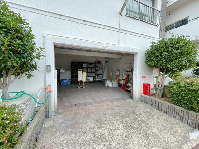 ◆ペット可◆室内リフォーム済◆近鉄新田辺駅徒歩３分◆３階南向き３ＬＤＫ◆エクセルハイツ新田辺１号棟のその他|ゴミ捨て場