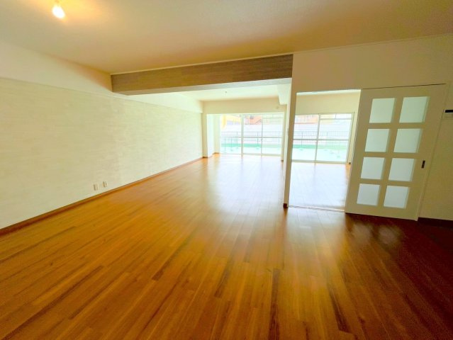 ◆ペット可◆室内リフォーム済◆近鉄新田辺駅徒歩３分◆３階南向き３ＬＤＫ◆エクセルハイツ新田辺１号棟の居間・リビング|リビング