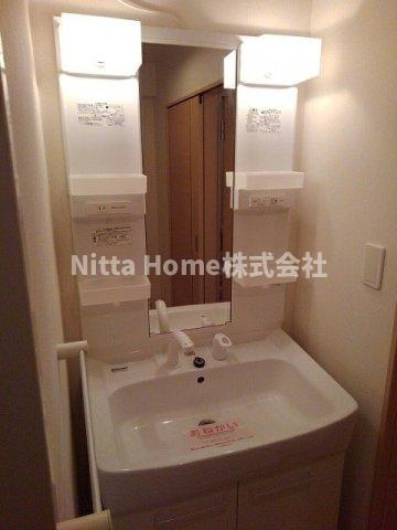 プリムローズの洗面所|シャワー付きの洗面化粧台もありますよ◆