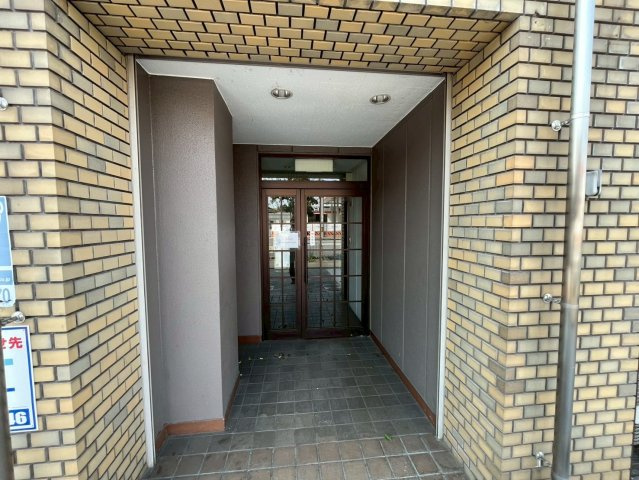 サンパレス山崎のエントランス