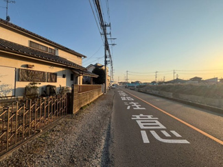 【前面道路含む現地写真】