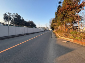 【前面道路含む現地写真】