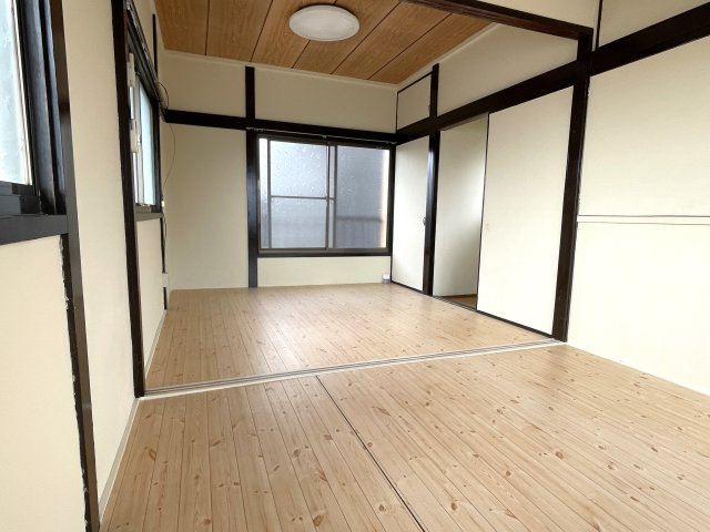 南上宿貸戸建の洋室