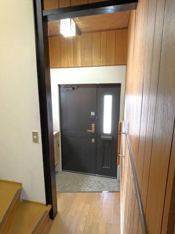 南上宿貸戸建の玄関