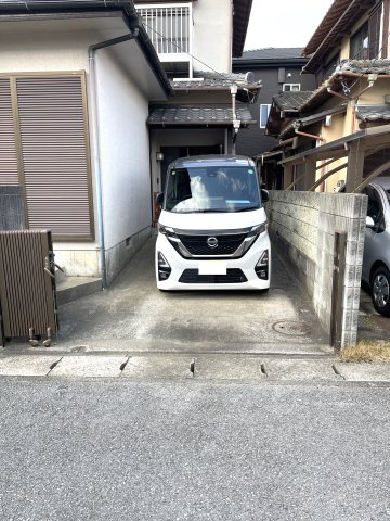 南上宿貸戸建の駐車場