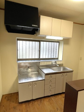 南上宿貸戸建のキッチン