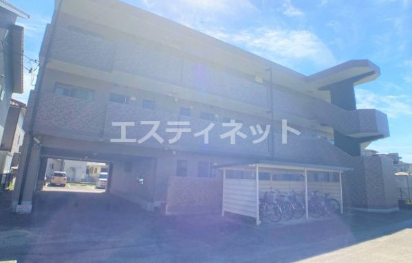 ヴィラ・ポポラーレの外観