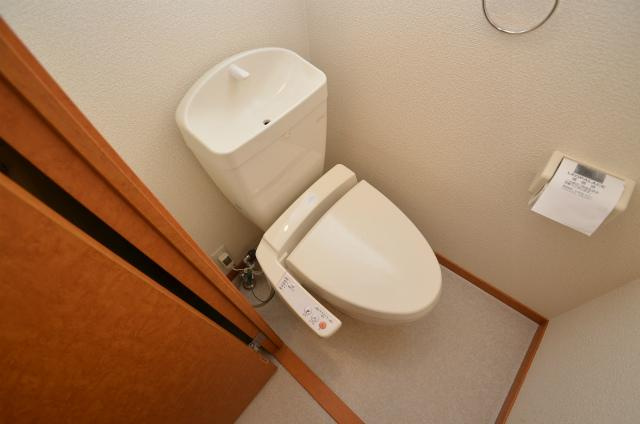 中間市深坂１丁目のアパートのトイレ