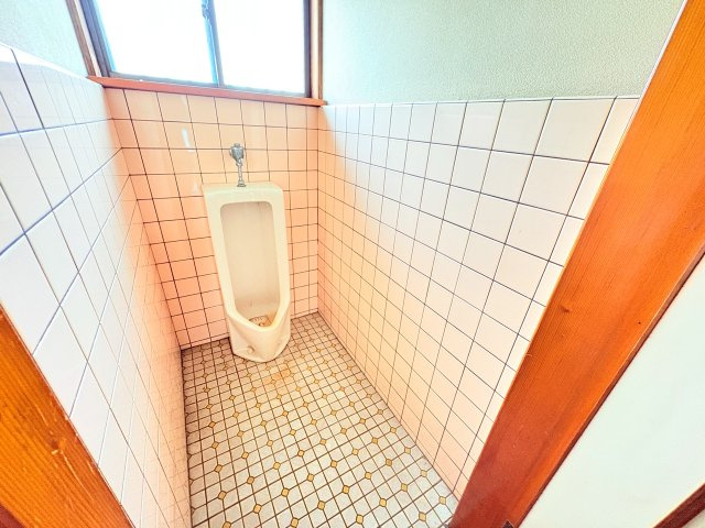 室岡店舗戸建のトイレ