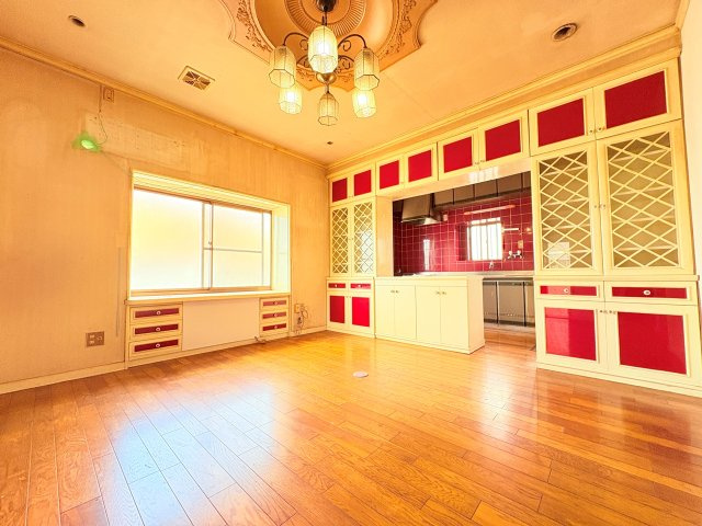 室岡店舗戸建の居間・リビング