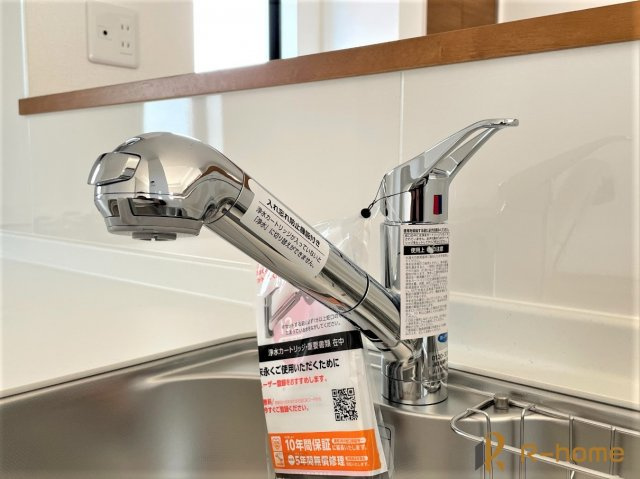 我孫子市泉7期　新築戸建て　1号棟の設備|お料理や飲料水に、あると便利な浄水機能付水栓！スッキリとしたヘッドの浄水器一体型！