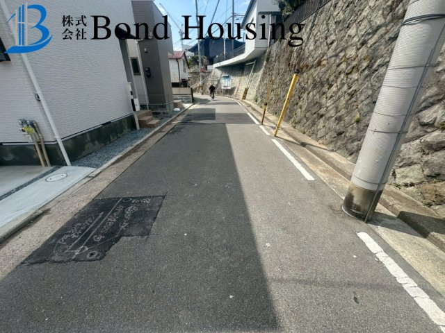 JR垂水駅徒歩６分　好立地　垂水区御霊町２期　新築戸建の前面道路含む現地写真