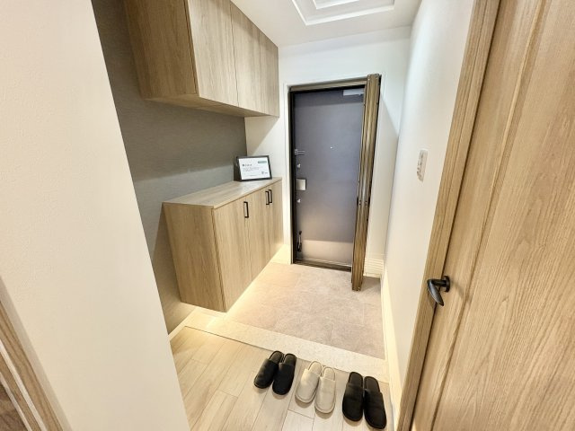 アルファステイツ朝霧ヒルズの玄関