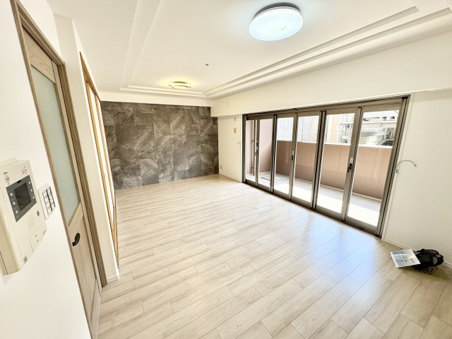 アルファステイツ朝霧ヒルズの居間・リビング|ＬＤＫ約１６．４帖