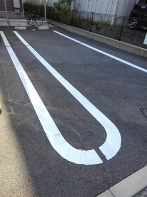 【駐車場】 | ロータス南島田Ａ | 車をお持ちの方に嬉しい駐車場付きの物件です