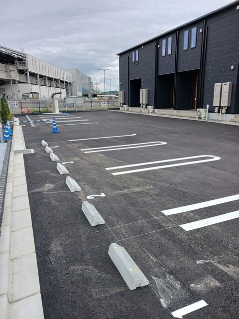 エミリアナの駐車場|駐車スペースもあります