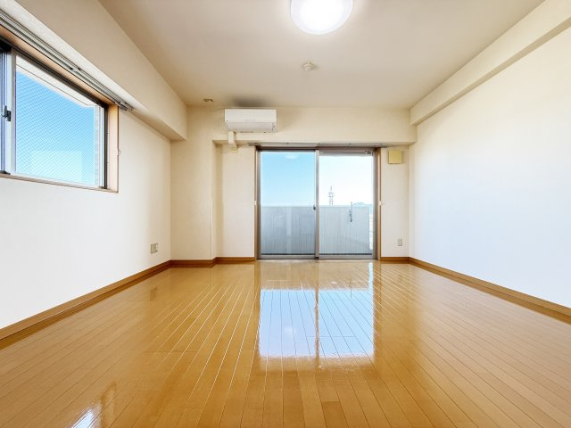 ルガーノ杉井流の洋室