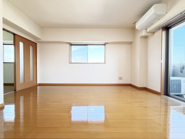 ルガーノ杉井流の内装