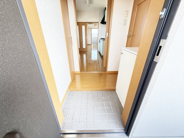 ルガーノ杉井流の玄関