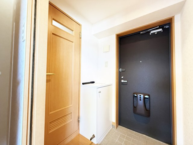 ルガーノ杉井流の玄関