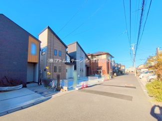 【前面道路含む現地写真】