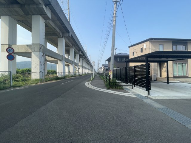 新築戸建　伊達市上志和田1期　Erde　全1棟の前面道路含む現地写真