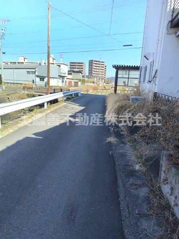 ６４９３７　岐阜市川部５丁目土地の前面道路含む現地写真