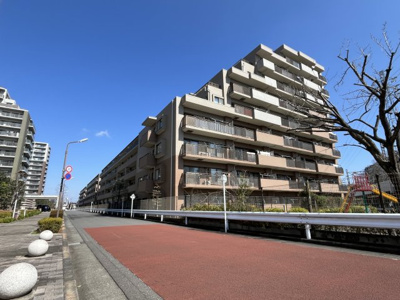 【外観】 | ステイツ武蔵野・東大和グランパサージュ | 南側から撮影した写真です。