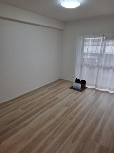 【洋室】女子大前サンシャイン第２ 