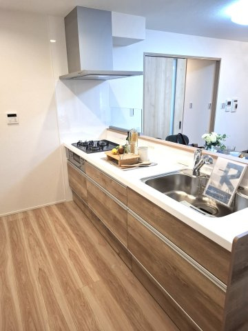 【キッチン】女子大前サンシャイン第２ 