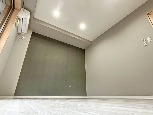 谷万成プリーモの洋室