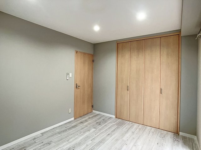 谷万成プリーモの洋室