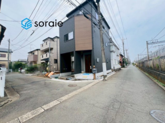 川越市稲荷町　新築戸建の前面道路含む現地写真