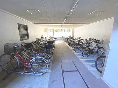 【駐車場】 | ライオンズプラザ本蓮沼　※3月末退去 | 敷地内に自転車置き場があります(^^)/