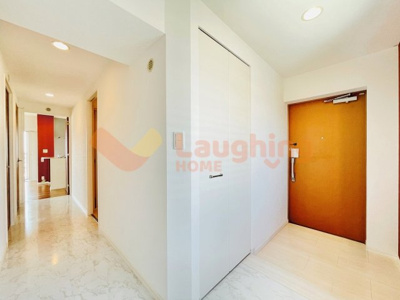 【玄関】 | ケルンリーガル | 収納もある玄関です※別号室の写真です