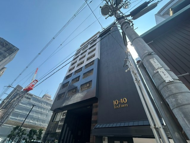 テン・フォーティの外観