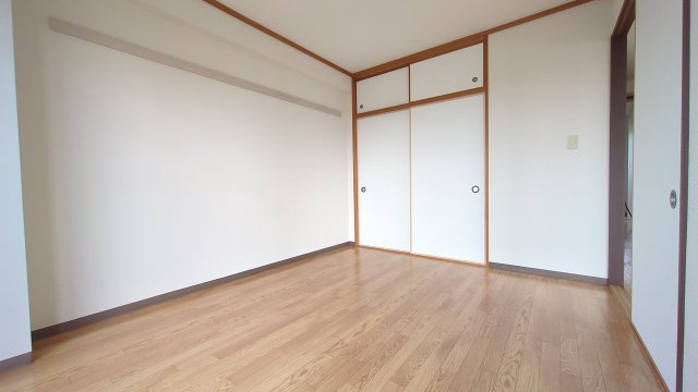 リヴェール湘南の洋室