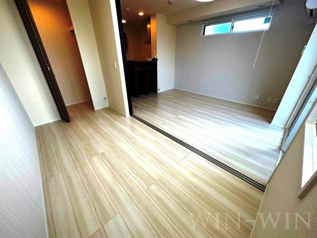 D-square湊町の洋室
