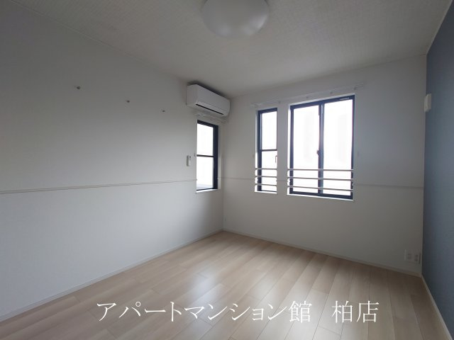 ココ　ラ　フェリーチェAの洋室
